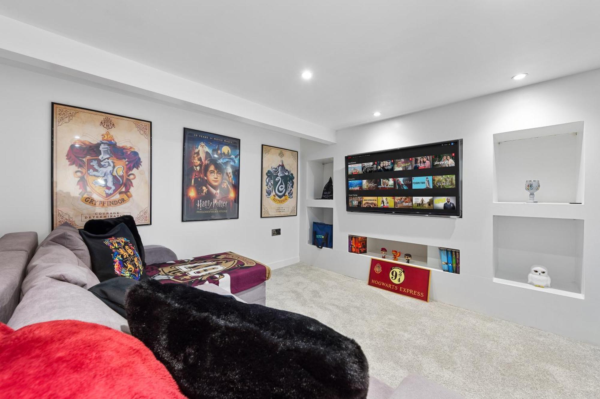 The Hogwarts Retreat - Cinema Room - Special May Offer - 25Th - 31St Watford  Kültér fotó